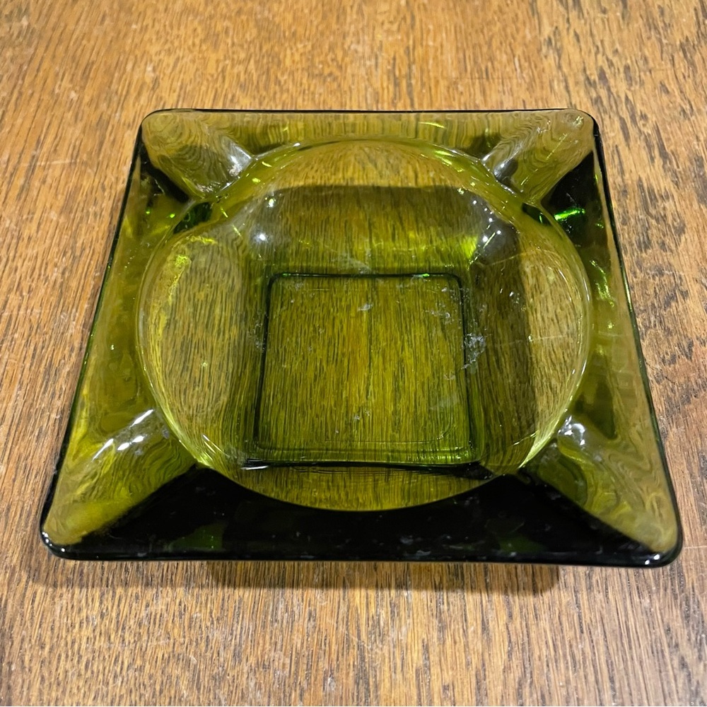 Vintage Green Glass Cigar Cigarette Ashtray 4 Point Star Square MCM Retro